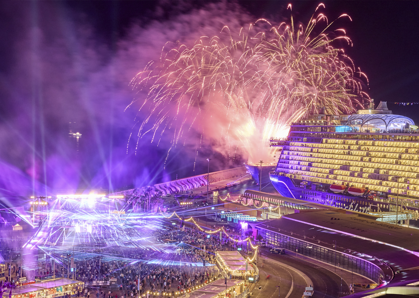 Robbie Williams Headlines Spectacular Christening of Mein Schiff Relax in Málaga